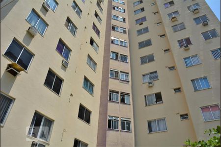 Fachada do bloco de apartamento para alugar com 2 quartos, 76m² em Jacarepaguá, Rio de Janeiro
