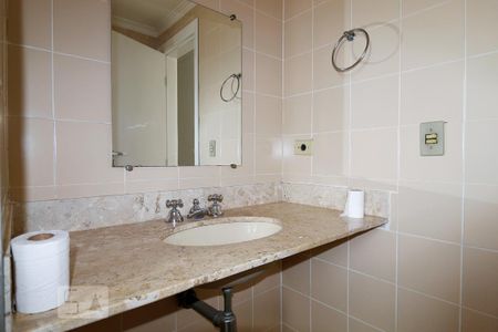 Apartamento para alugar com 170m², 3 quartos e 2 vagasBanheiro