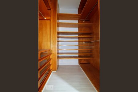 Apartamento para alugar com 170m², 3 quartos e 2 vagasCloset 2