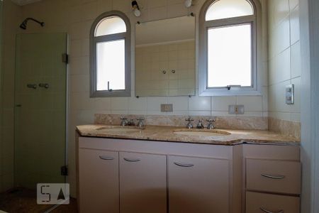 Apartamento para alugar com 170m², 3 quartos e 2 vagasSuíte do Quarto 1
