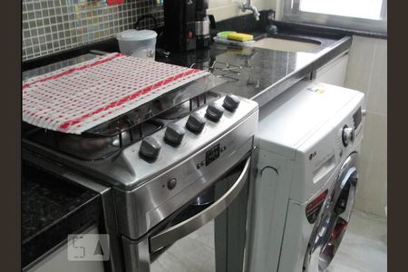 Cozinha  de apartamento à venda com 1 quarto, 28m² em Copacabana, Rio de Janeiro