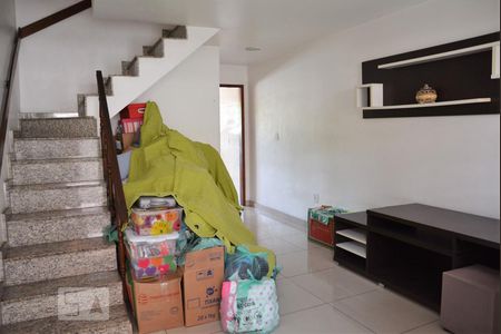 Casa de condomínio para alugar com 82m², 2 quartos e 1 vagaSala