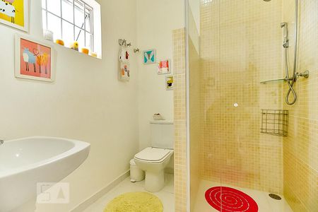 Casa à venda com 428m², 5 quartos e 4 vagasBanheiro da Suíte 2