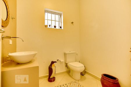 Banheiro Social de casa à venda com 5 quartos, 428m² em Campo Belo, São Paulo