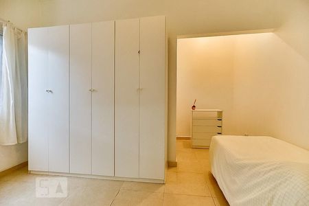 Casa à venda com 428m², 5 quartos e 4 vagasQuarto - Edícula