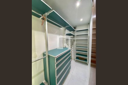 Apartamento para alugar com 120m², 2 quartos e 2 vagasQuarto 2 - Closet