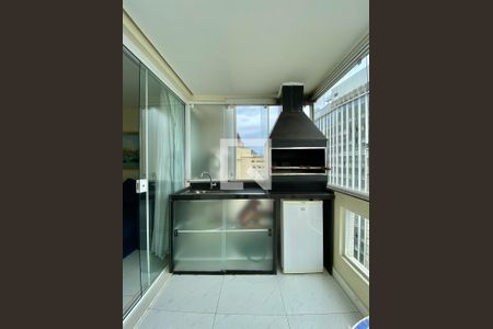 Apartamento para alugar com 120m², 2 quartos e 2 vagasVaranda