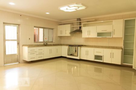 Casa à venda com 500m², 5 quartos e 8 vagas Casa à venda com 500m², 5 quartos e 8 vagasCozinha - Armários