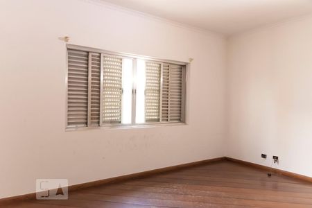 Casa à venda com 500m², 5 quartos e 8 vagas Casa à venda com 500m², 5 quartos e 8 vagasQuarto 4