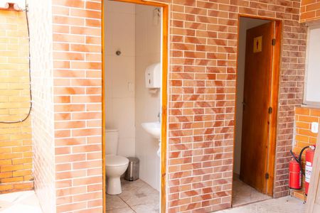 Casa à venda com 500m², 5 quartos e 8 vagas Casa à venda com 500m², 5 quartos e 8 vagasBanheiros Salão