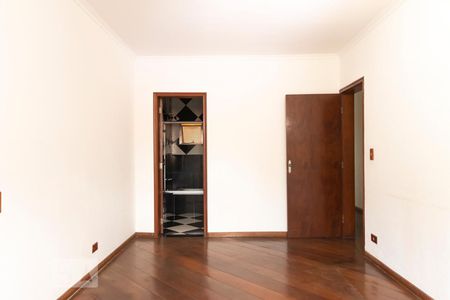 Casa à venda com 500m², 5 quartos e 8 vagas Casa à venda com 500m², 5 quartos e 8 vagasQuarto 3 Entrada