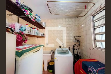 Casa à venda com 142m², 3 quartos e 3 vagas Casa à venda com 142m², 3 quartos e 3 vagasÁrea de Serviço