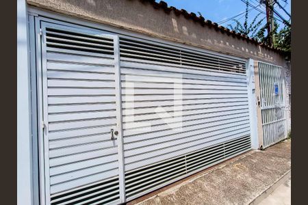 Casa à venda com 142m², 3 quartos e 3 vagas Casa à venda com 142m², 3 quartos e 3 vagasÁrea comum