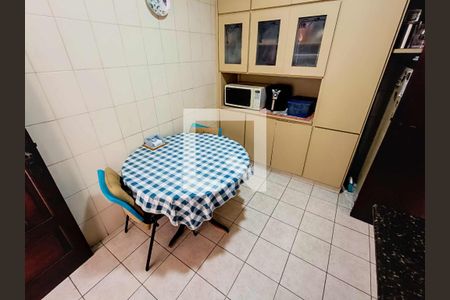 Casa à venda com 142m², 3 quartos e 3 vagas Casa à venda com 142m², 3 quartos e 3 vagasCozinha