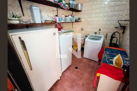 Casa à venda com 142m², 3 quartos e 3 vagas Casa à venda com 142m², 3 quartos e 3 vagasÁrea de Serviço