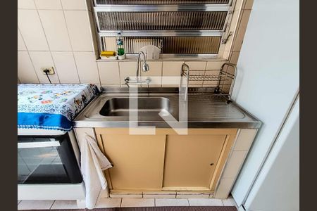 Casa à venda com 142m², 3 quartos e 3 vagas Casa à venda com 142m², 3 quartos e 3 vagasCozinha