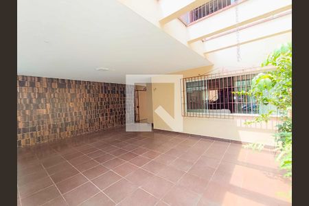 Casa à venda com 142m², 3 quartos e 3 vagas Casa à venda com 142m², 3 quartos e 3 vagasÁrea comum