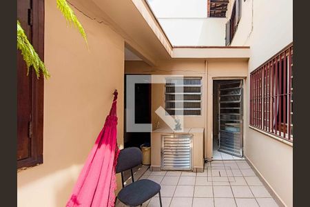 Casa à venda com 142m², 3 quartos e 3 vagas Casa à venda com 142m², 3 quartos e 3 vagasÁrea comum