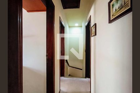 Casa à venda com 142m², 3 quartos e 3 vagas Casa à venda com 142m², 3 quartos e 3 vagasCorredor