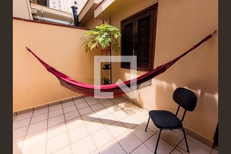 Casa à venda com 142m², 3 quartos e 3 vagas Casa à venda com 142m², 3 quartos e 3 vagasÁrea comum