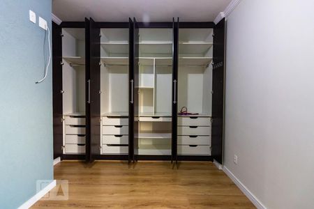 Quarto de apartamento para alugar com 2 quartos, 70m² em Bussocaba, Osasco