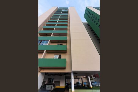 Apartamento para alugar com 70m², 2 quartos e 1 vagaFachada