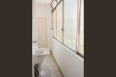 Apartamento à venda com 110m², 4 quartos e 1 vaga Apartamento à venda com 110m², 4 quartos e 1 vagaDetalhe da area de serviço