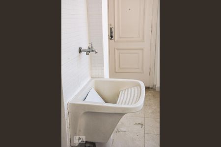 Apartamento à venda com 110m², 4 quartos e 1 vaga Apartamento à venda com 110m², 4 quartos e 1 vagaDetalhe da area de serviço