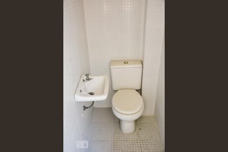 Apartamento à venda com 110m², 4 quartos e 1 vaga Apartamento à venda com 110m², 4 quartos e 1 vagaBanheiro de Serviço