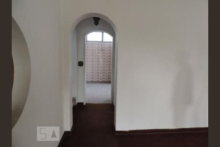 Corredor de casa para alugar com 3 quartos, 305m² em Vila Guarani (z Sul), São Paulo