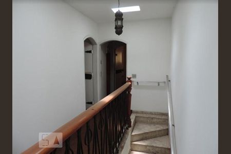 Casa para alugar com 305m², 3 quartos e sem vaga Casa para alugar com 305m², 3 quartos e sem vagaCorredor