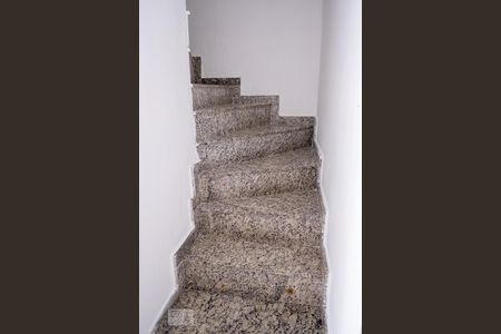 Escadas de casa de condomínio à venda com 2 quartos, 64m² em Vila Ré, São Paulo