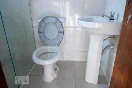 Casa de condomínio à venda com 64m², 2 quartos e 1 vaga Casa de condomínio à venda com 64m², 2 quartos e 1 vagaBanheiro da Suíte 1