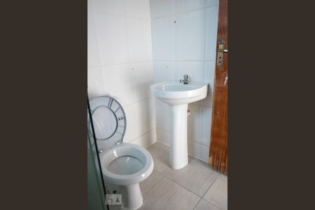 Casa de condomínio à venda com 64m², 2 quartos e 1 vaga Casa de condomínio à venda com 64m², 2 quartos e 1 vagaBanheiro da Suíte 1