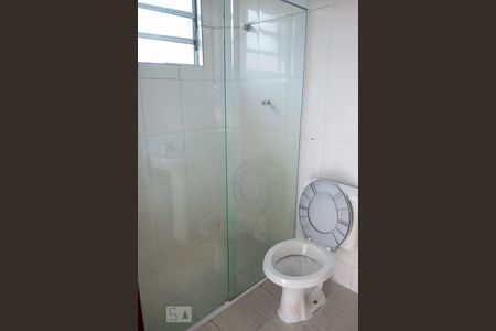 Casa de condomínio à venda com 64m², 2 quartos e 1 vaga Casa de condomínio à venda com 64m², 2 quartos e 1 vagaBanheiro da Suíte 1