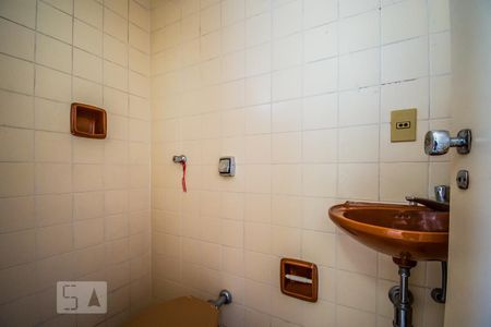 Apartamento à venda com 120m², 3 quartos e 2 vagasBanheiro de Serviço