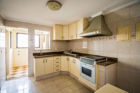 Apartamento à venda com 120m², 3 quartos e 2 vagasCozinha