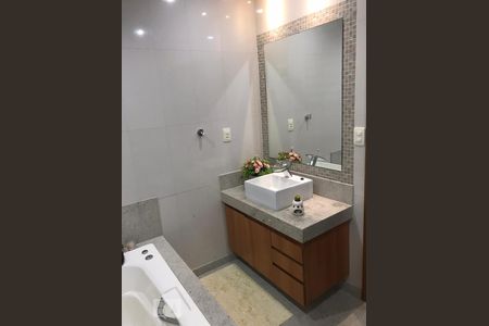 Apartamento à venda com 160m², 3 quartos e 2 vagasBanheiro Quarto 1
