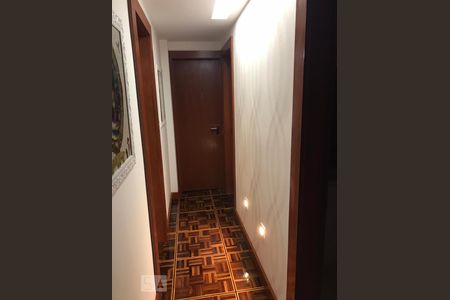 Apartamento à venda com 160m², 3 quartos e 2 vagasCorredor