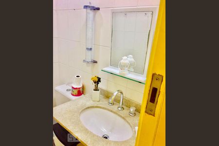 Apartamento à venda com 74m², 2 quartos e 1 vagaBanheiro 1