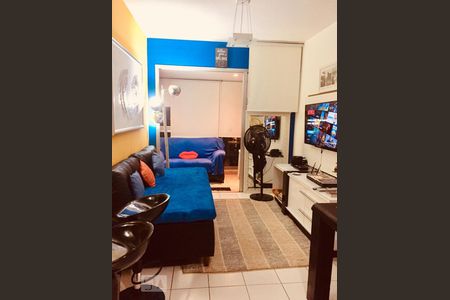 Apartamento à venda com 74m², 2 quartos e 1 vagaSala