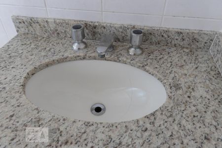 Apartamento para alugar com 80m², 3 quartos e 1 vaga Apartamento para alugar com 80m², 3 quartos e 1 vagaBanheiro da Suite