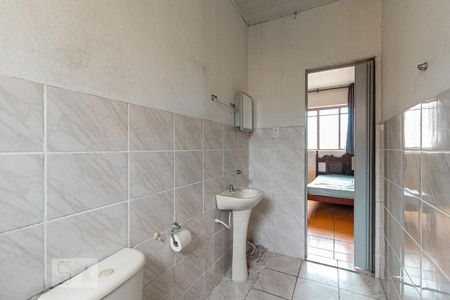 Banheiro de casa à venda com 1 quarto, 50m² em União, Belo Horizonte