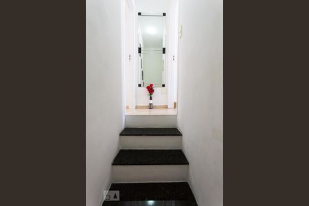 Escada de casa de condomínio à venda com 2 quartos, 69m² em Chácara Belenzinho, São Paulo
