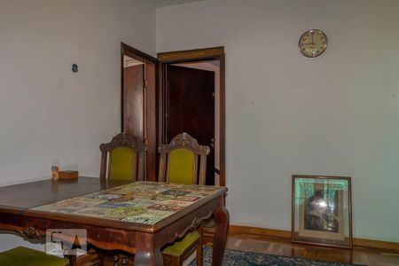 Casa à venda com 223m², 4 quartos e 2 vagasSala de estar