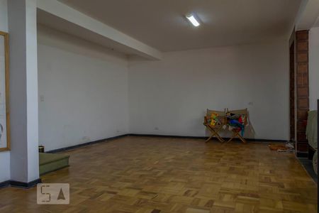 Casa à venda com 223m², 4 quartos e 2 vagasSalão