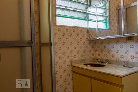 Casa à venda com 223m², 4 quartos e 2 vagasBanheiro 2