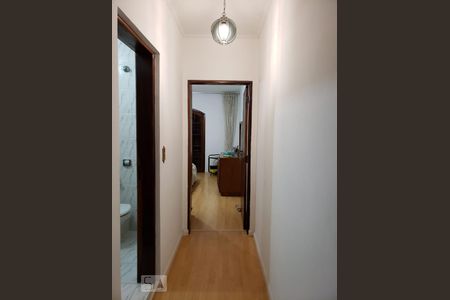 Casa à venda com 180m², 2 quartos e 5 vagas Casa à venda com 180m², 2 quartos e 5 vagasCorredor