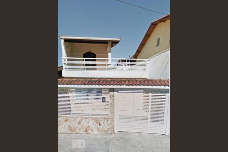 Casa à venda com 180m², 2 quartos e 5 vagas Casa à venda com 180m², 2 quartos e 5 vagasFrente da casa