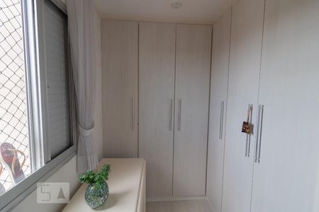 Apartamento à venda com 74m², 2 quartos e 2 vagasDormitório 2